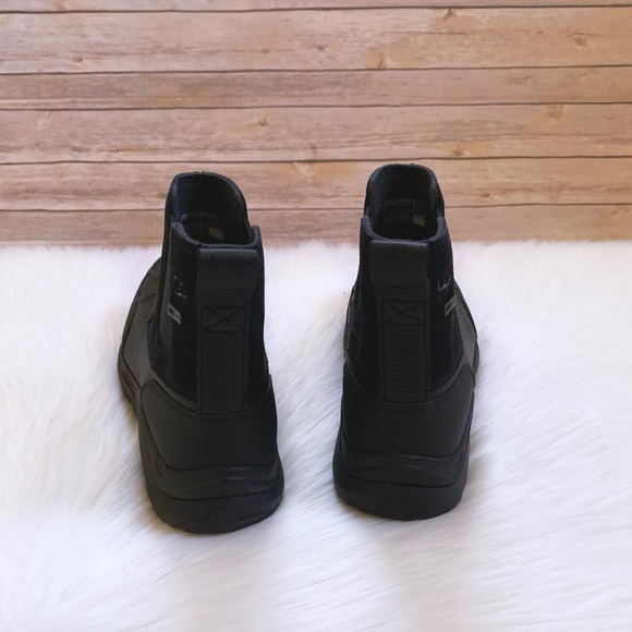 UGG Women’s Black Adirondack III Chelsea Waterproof Boots - Picture 5 of 6